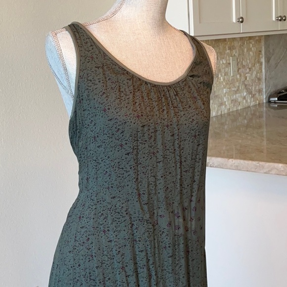 Ella Moss Maxi Dress Forest Green Floral pattern, Cross back - Picture 2 of 8